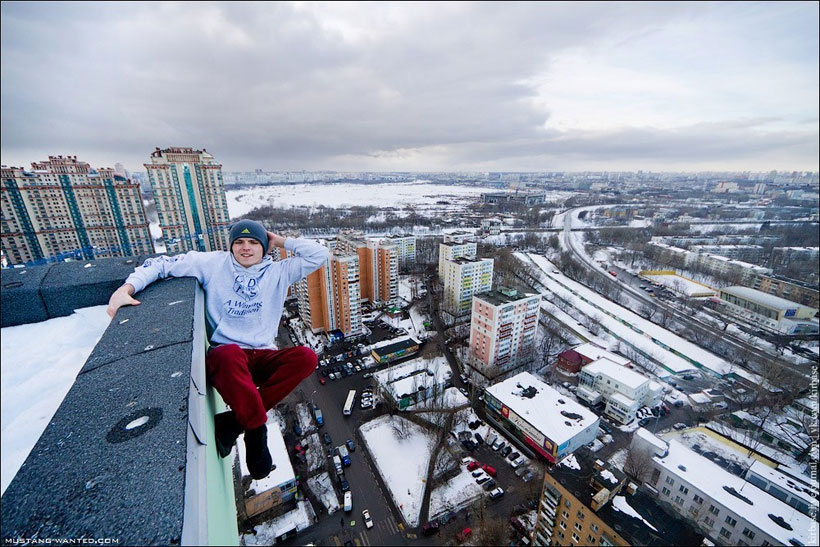 The Extreme Stunts Of These Young Men Will Make You Dizzy (Photo Gallery) 