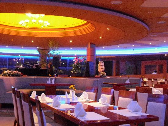 Restaurant In The Sun Cruise Hotel © Photo news.
