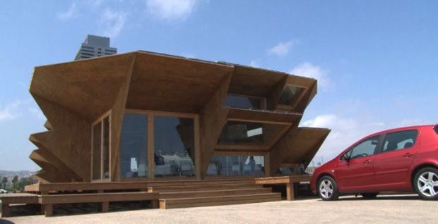 A wooden house self-sufficient in energy using solar power