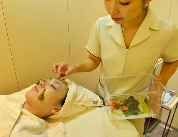 Japanese Anti-Wrinkle Treatment Using Snails