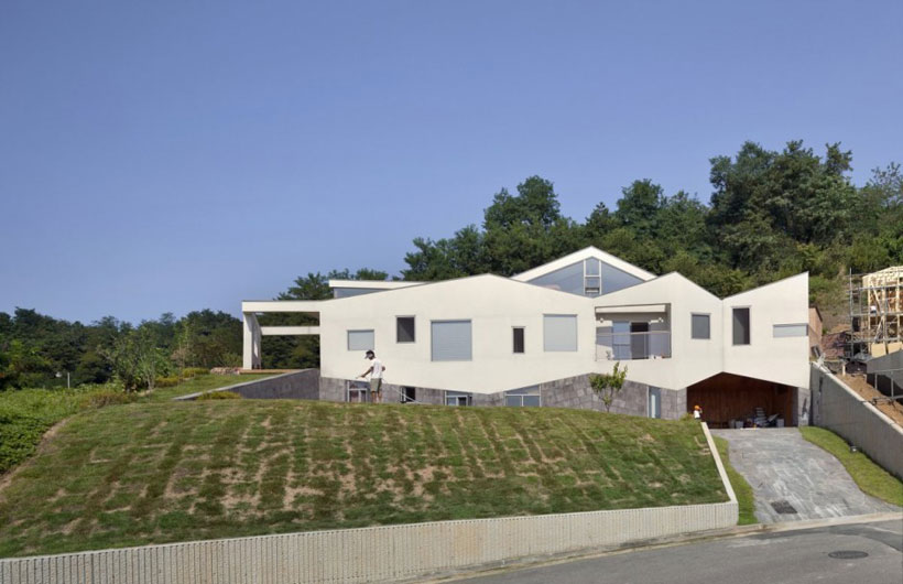 Panorama House: A Futuristic House Where Children Can Grow Up Having Fun