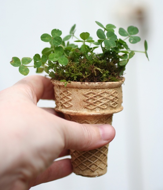 Transform your ice cream cones in flowerpots