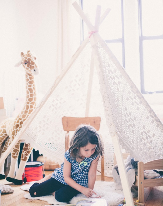 Play Indians by building a super tipi