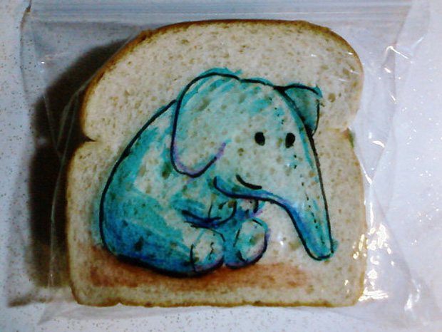 An elephant design on a sandwich