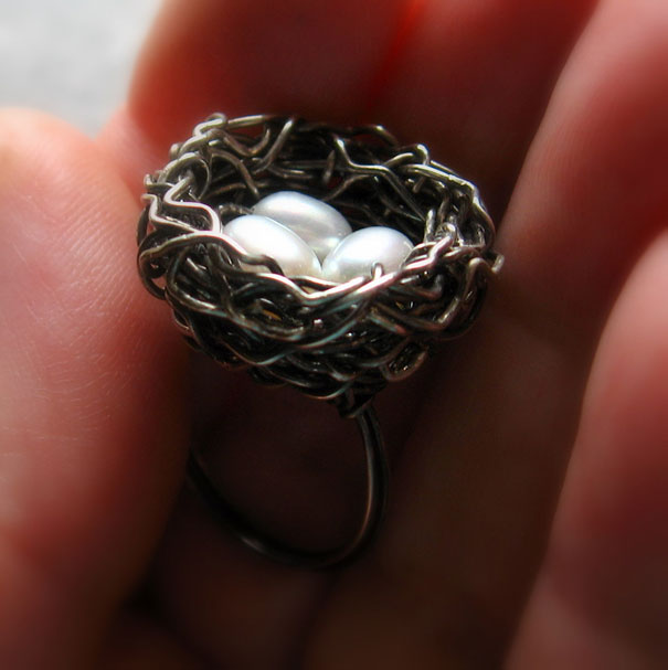 Amazing and unique Ring design With A Bird's Nest Full Of Eggs