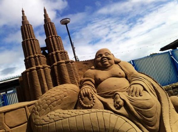 Amazing Sand Sculptures On The Beaches
