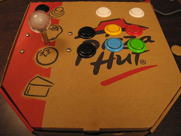 Cool ideas to reuse Pizza box: An Xbox 360 controller