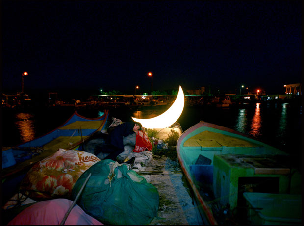 Leonid Tishkov: Russian artist takes portable moon around the world, surrealist art