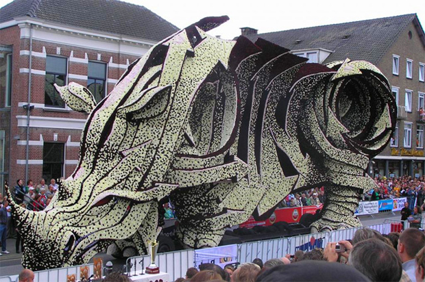 Sculpture made from Flowers: Flower Parade in Zundert, Netherlands