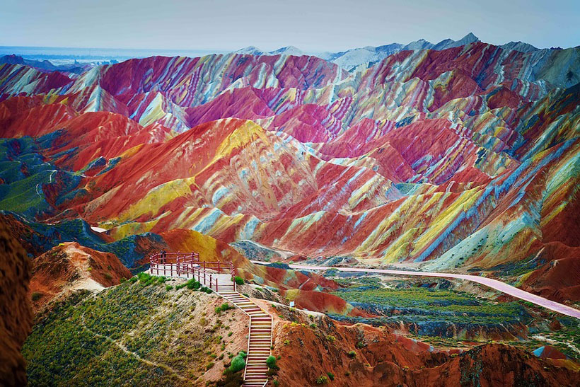 Discover The Most Spectacular Colored Mountains In The World (Photo