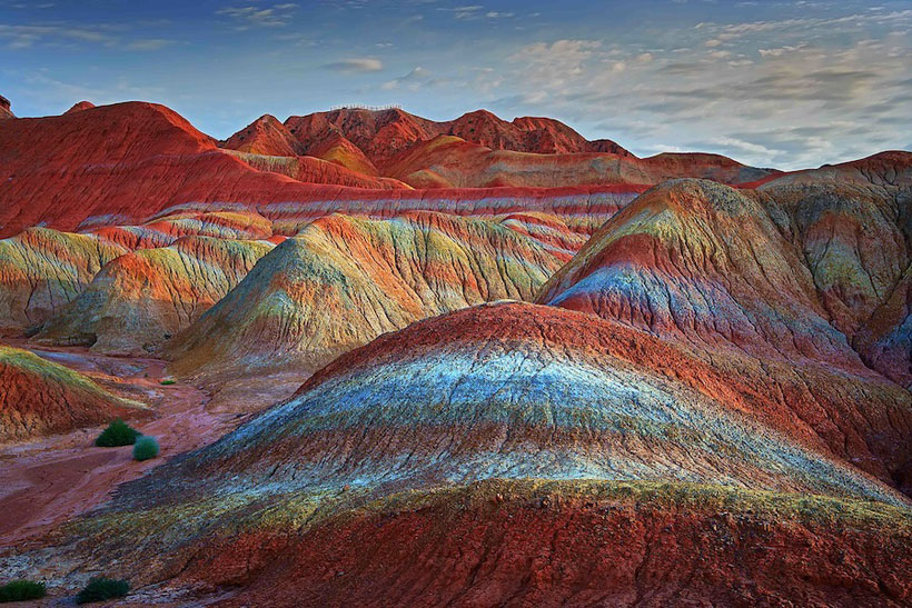 Discover The Most Spectacular Colored Mountains In The World (Photo