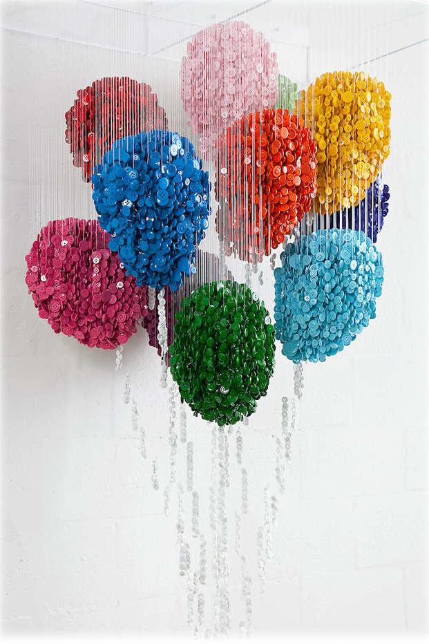 Artist Creates Beautiful Hanging Artworks Using Simple Button