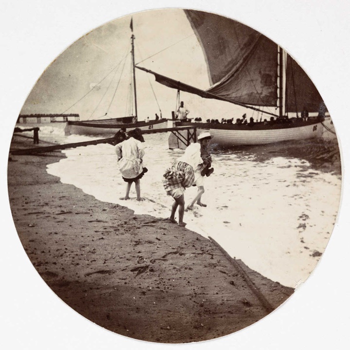 Rediscover The 125 Year Old Rare Photos Taken By The First Amateur Photographers
