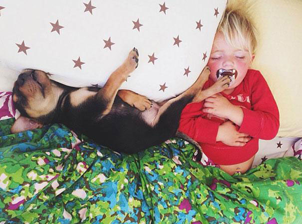Jessica A stunning Series Of Photograph Immortalizes The Friendship Between A Baby And A Puppy-14