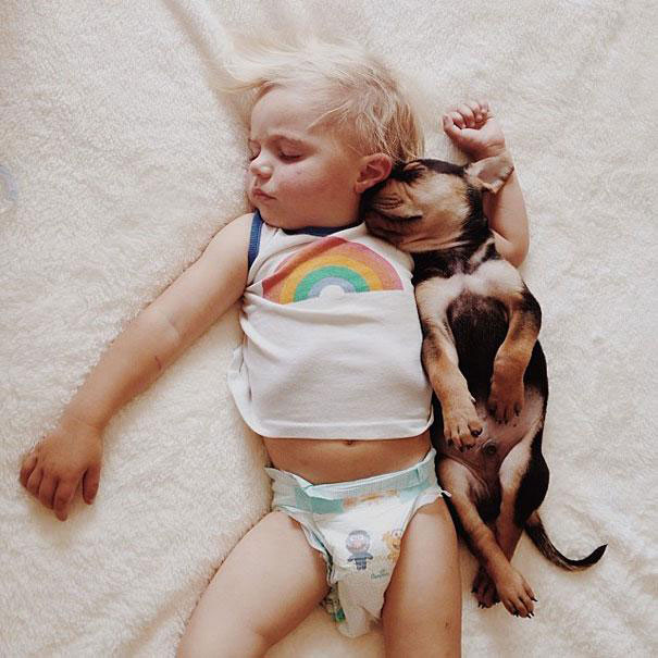 Jessica A stunning Series Of Photograph Immortalizes The Friendship Between A Baby And A Puppy-17