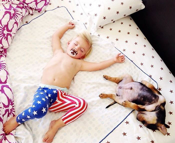 Jessica A stunning Series Of Photograph Immortalizes The Friendship Between A Baby And A Puppy-6