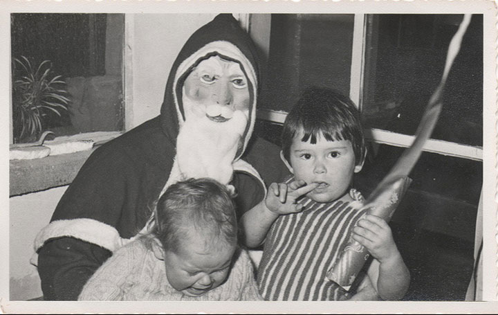 Discover The 23 Most Creepy Santa Photos From The Past-
