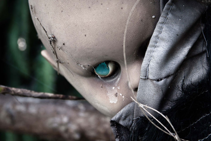 The creepy dolls on an island in Mexico-The 10 Most Scary Places On The Earth-1