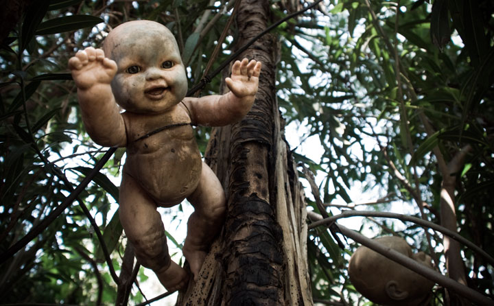 The creepy dolls on an island in Mexico-The 10 Most Scary Places On The Earth-2