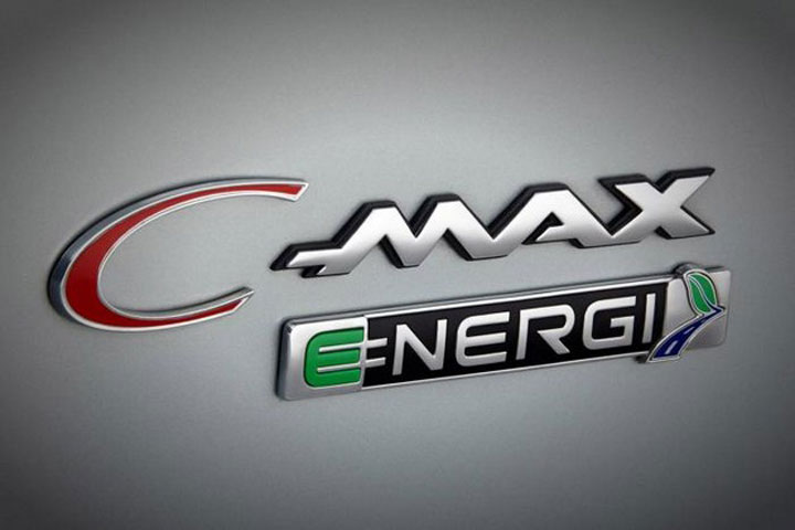 C-Max Energi Solar: Ford's New Electric Hybrid Concept Car Recharged By Solar Panels-3