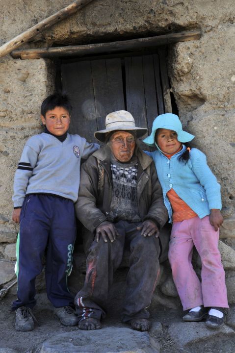 Meet Carmelo Flores Aged 123 years: The World's Oldest healthy Man Alive-3
