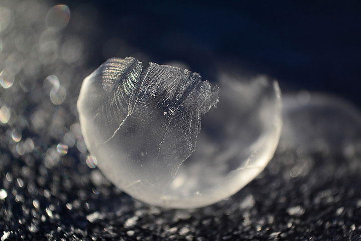 Soap Bubbles Crystallize Into Wonderful Shapes In The Cold Winter-1