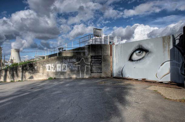 An Abandoned Flemish City Becomes A Giant Canvas Dedicated To Street Art (Photo Gallery)-9