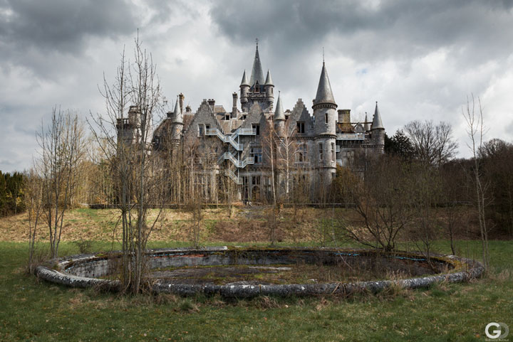 Guillaume Ducreux-Discover The Magnificent Beauty Of An Abandoned Palace-20