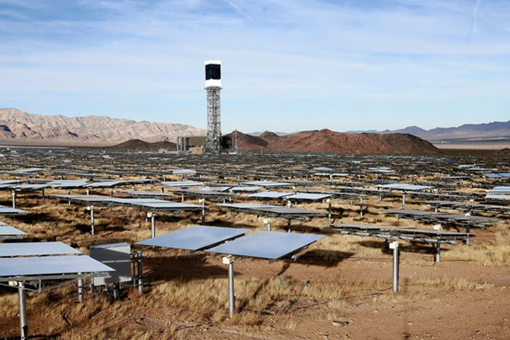 Ivanpah Solar Electric Generating System-World largest power plant can power 140000 homes-1