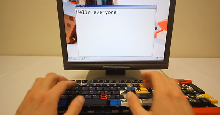 A Passionate Builds A Fully Functional Computer Keyboard With LEGO-