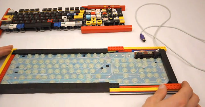 A Passionate Builds A Fully Functional Computer Keyboard With LEGO-1