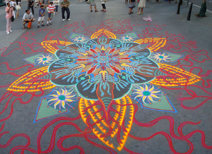 A Street Artist Makes A Series Of Mesmerizing Drawings Using Colored Sand-15