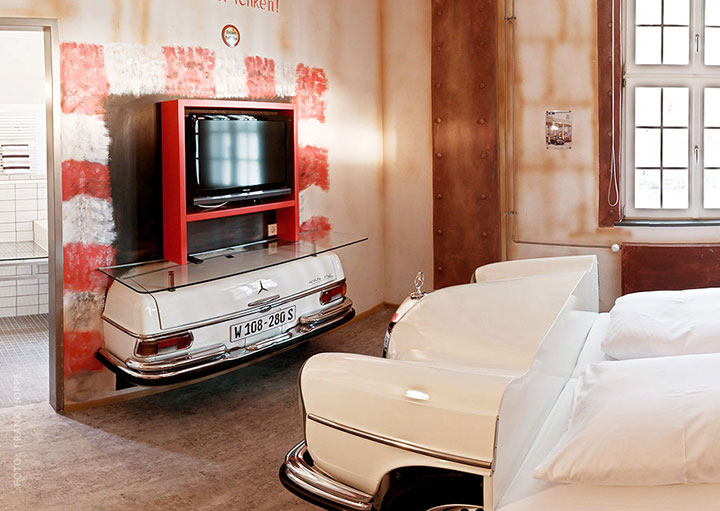 V8 Hotel-A Hotel Dedicated To Automobiles Lets You Sleep In The Most Comfortable Cars (Photo Gallery)-14