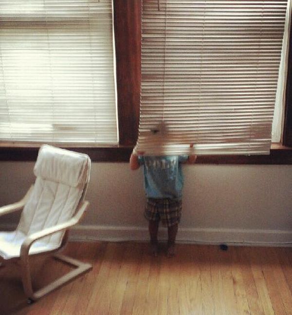 Top 20 Children Playing Hide and Seek Really Badly -5