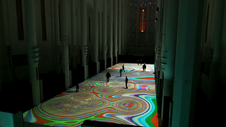 Enjoy Magical Walk On The Floor Of Sacre-Coeur Casablanca Illuminated By Thousands Of Colors-8