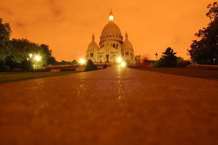 15 Photographs Prove That Paris Is Indeed The City Of Lights-7