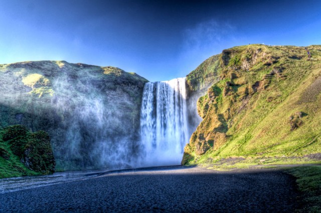 Skogafoss -Iceland-Stunning Photographs Reveal The Astounding Beauty Of our planet-5