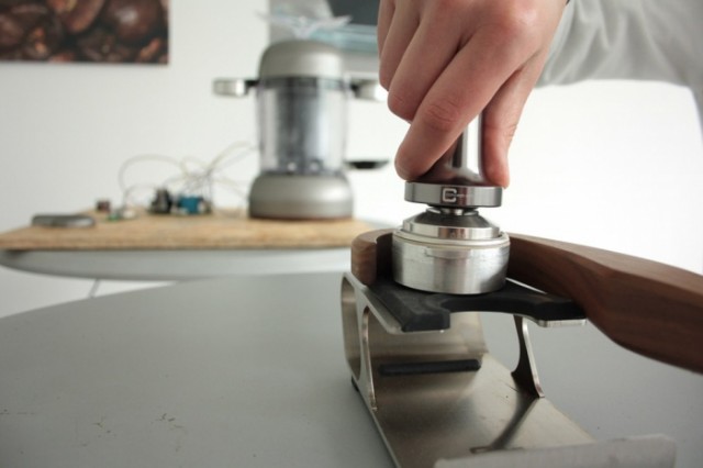 Electromagnetic coffee machine