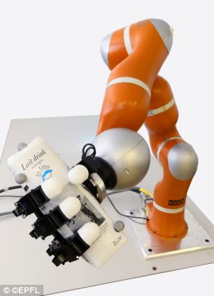 Four fingered robotic arm