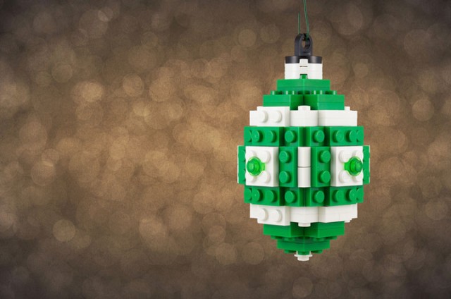 A LEGO Passionate Reproduces Amazing Models Of Everyday Objects-4