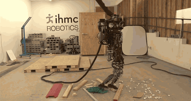 12 Funny Robotic Failures That Will Make You Die Laughing-