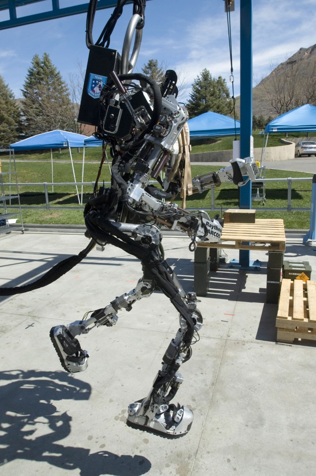The exoskeleton  XOS2-6 New Stunning Military Technologies That Are Already A Reality-11