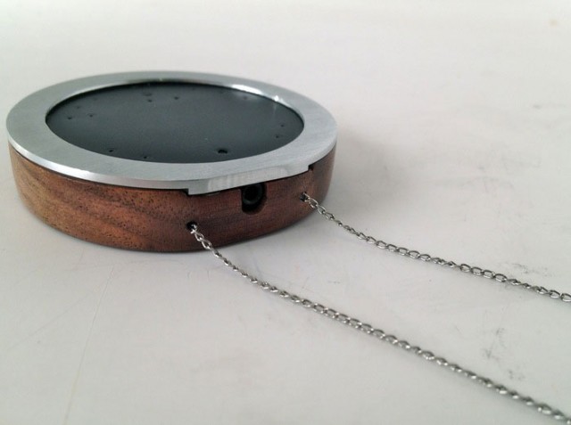 Wear: A Voice Recording Hearing Aid That Can Be Worn Like Necklace-1