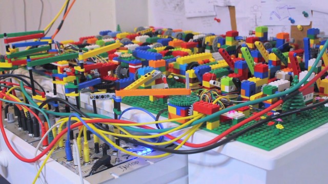 A Passionate Builds An Ultra Complex LEGO Machine That plays Electronic Music-