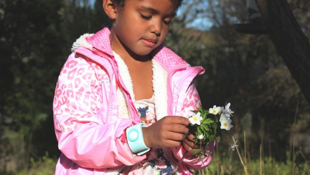 Tinitell: This Connected Bracelet Lets You Always Stay In Touch with your child -2