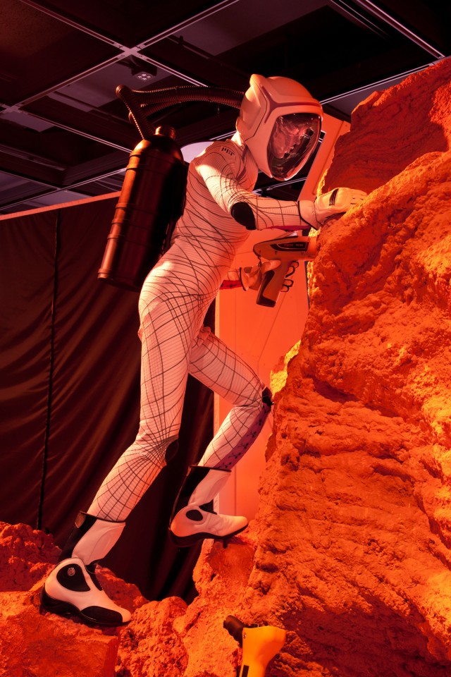 BioSuit: A Revolutionary Skin Tight Space Suit For Astronauts To Move Easily-4