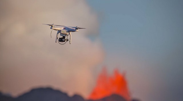 A Drone Captures Dangerously Close Video Of Volcanic Eruptions-1