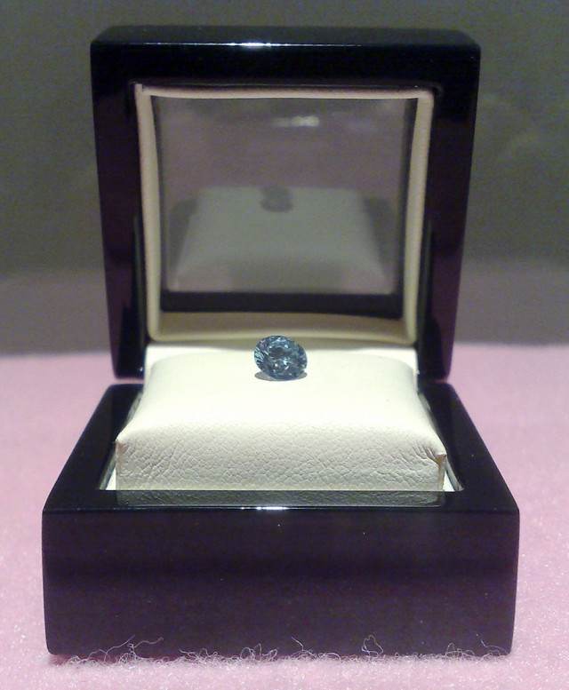 Mourn Your Lost Loved Ones By Turning Them Into Real Diamonds-7