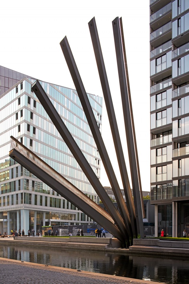 Paddignton Bridge: This Unusual London Bridge Opens Like A Fan-2