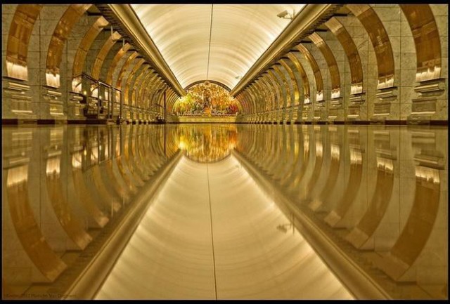 The Architecture And Beauty Of Moscow's Metro System Will Surely Blow You Away-10